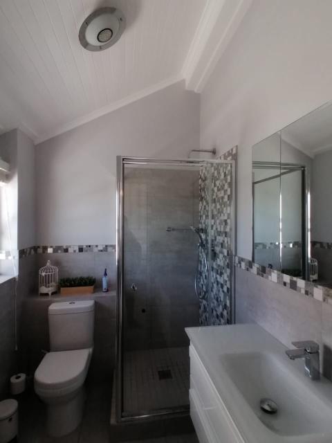 To Let 3 Bedroom Property for Rent in Bowtie Western Cape